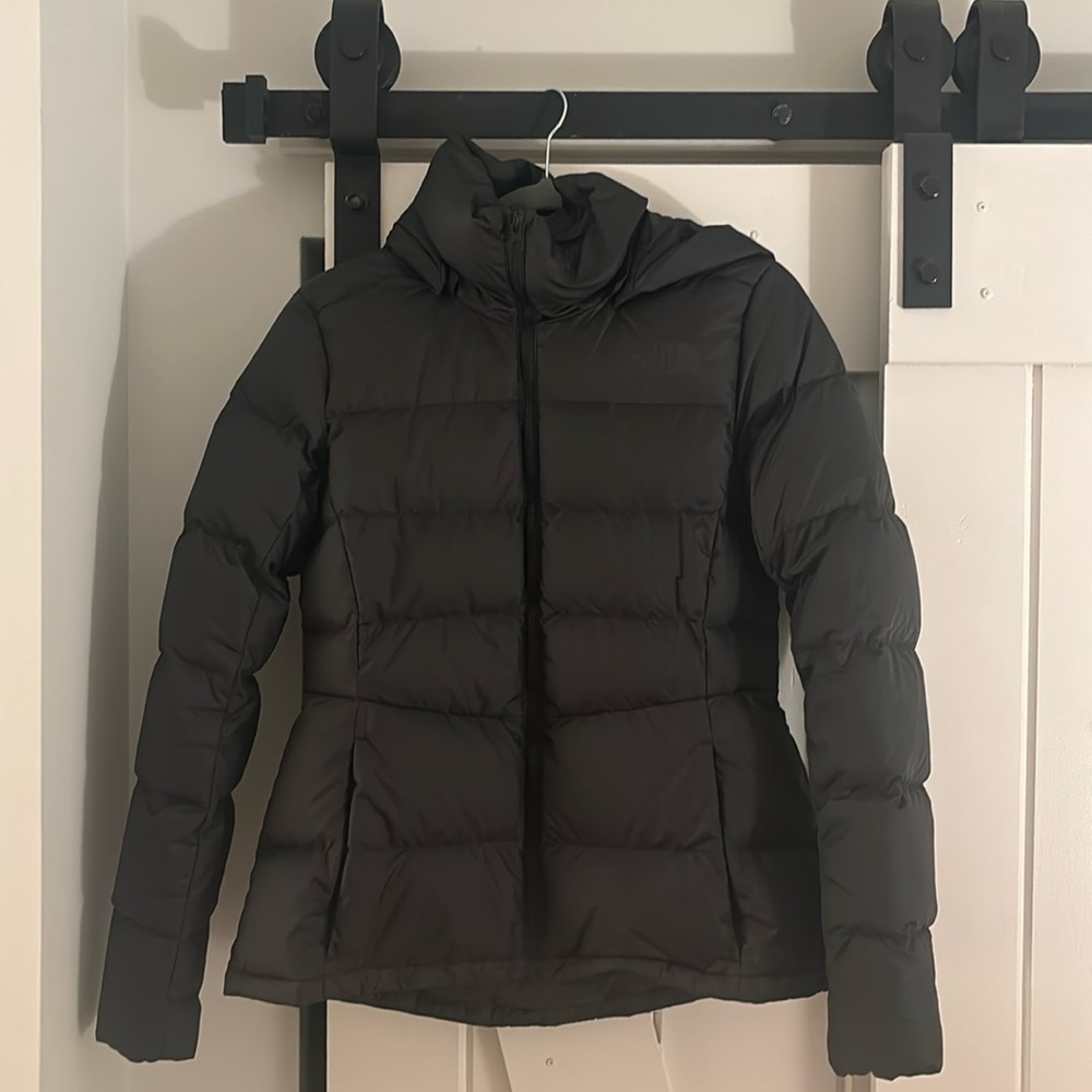 Fitted Women’s North Face Puffer